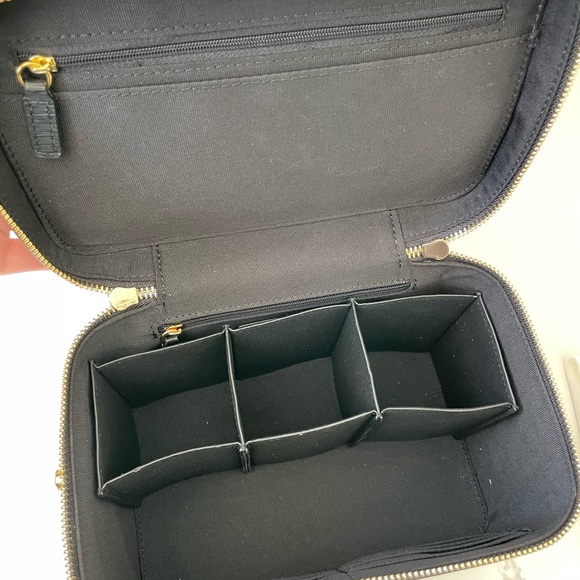 Cloth and Paper Vanity case - Picture 5 of 5